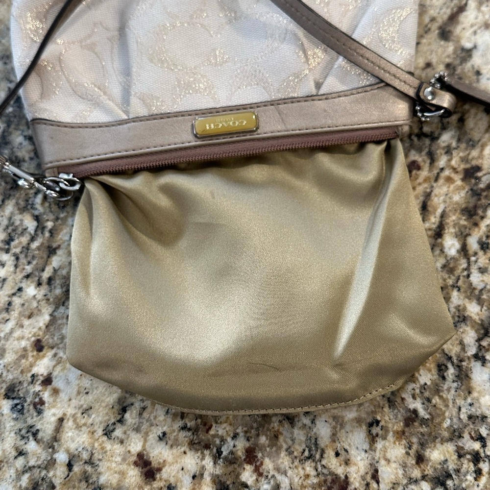 Coach Signature Pleated Wristlet in khaki and gold. EUC - Picture 9 of 12